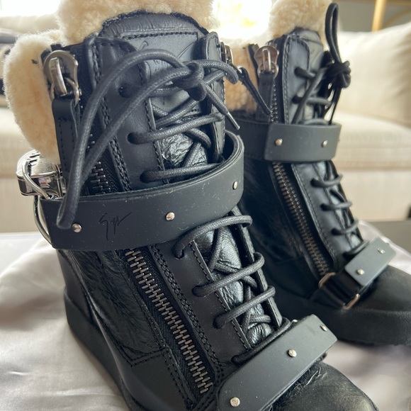 Giuseppe Zanotti Shearling lined Wedge Sneaker 7.5 Like New - Picture 3 of 10